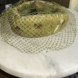 Vintage women’s hat green with netting0